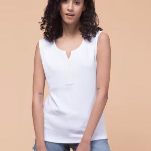 women white solid regular top