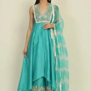 Aastha Jain - Women Blue Chanderi Embroidery Dori Scallop V Neck Yoke Kurta Palazzo Set| Kanika's| Sangeet