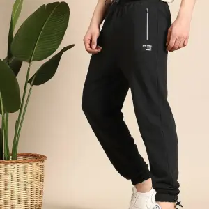 Mast & Harbour Men Toggled Hem Joggers (L) by SANKAN