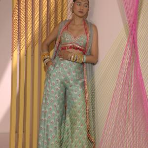 Bhumika Vaid - Tilla Panel Pant With Cape XS